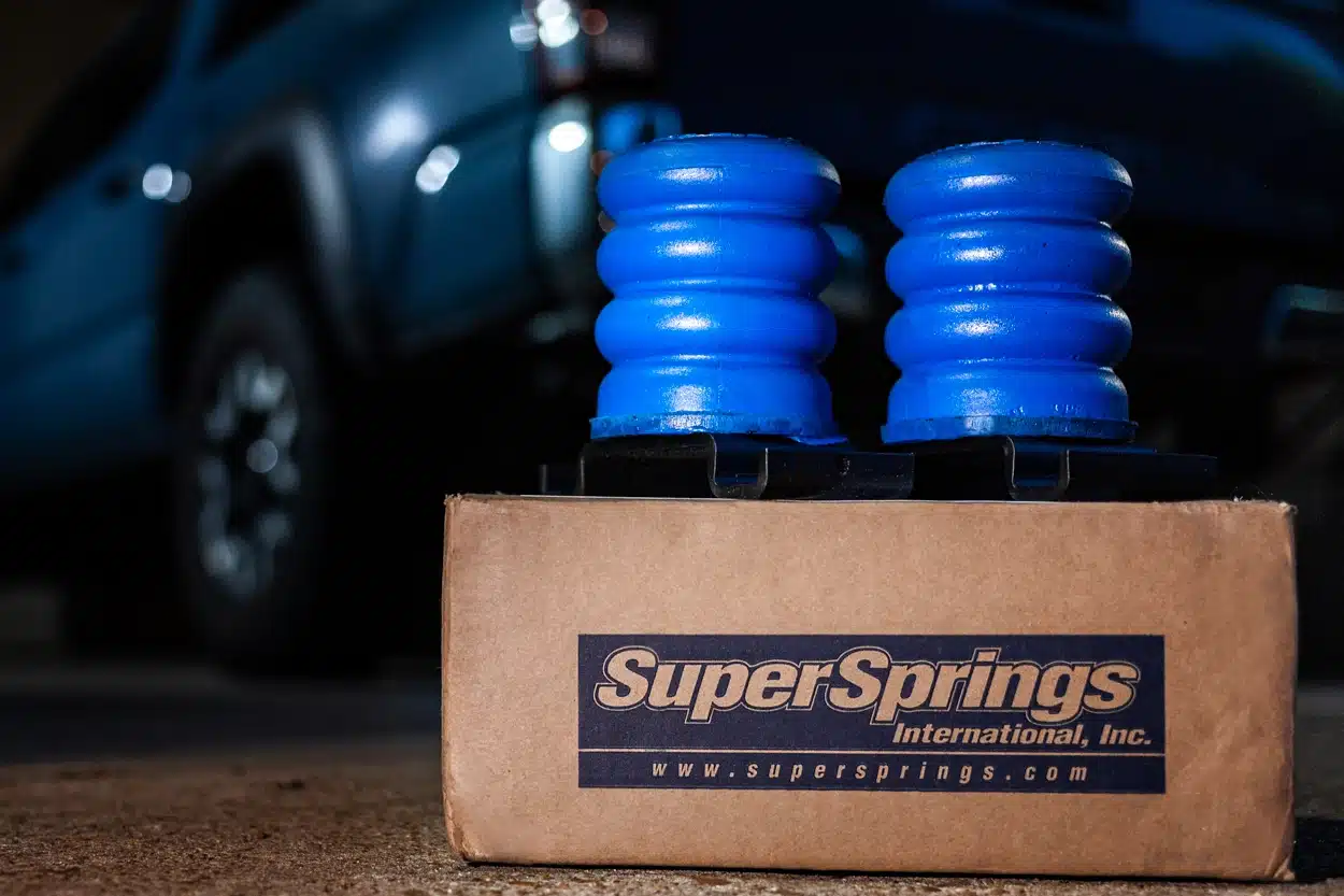 Blue SumoSprings sitting on SuperSprings International box